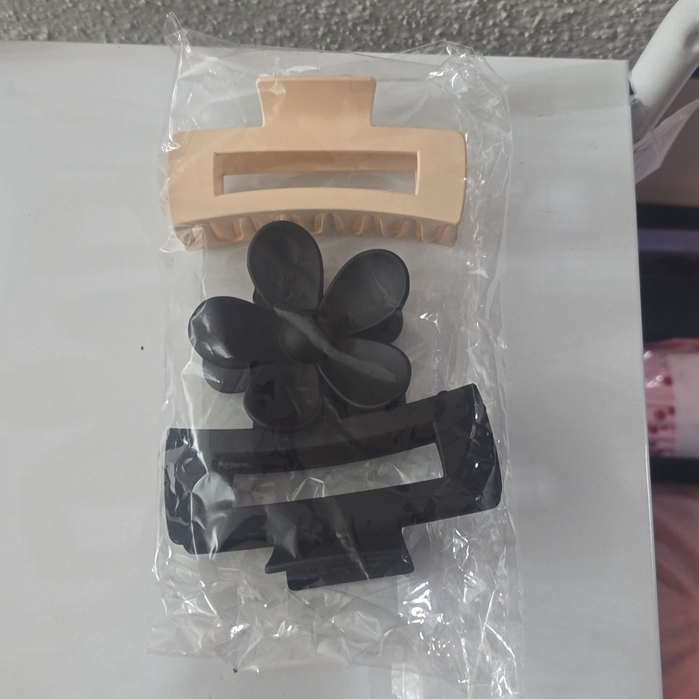 3PC SHEIN HAIR CLIPS NWT